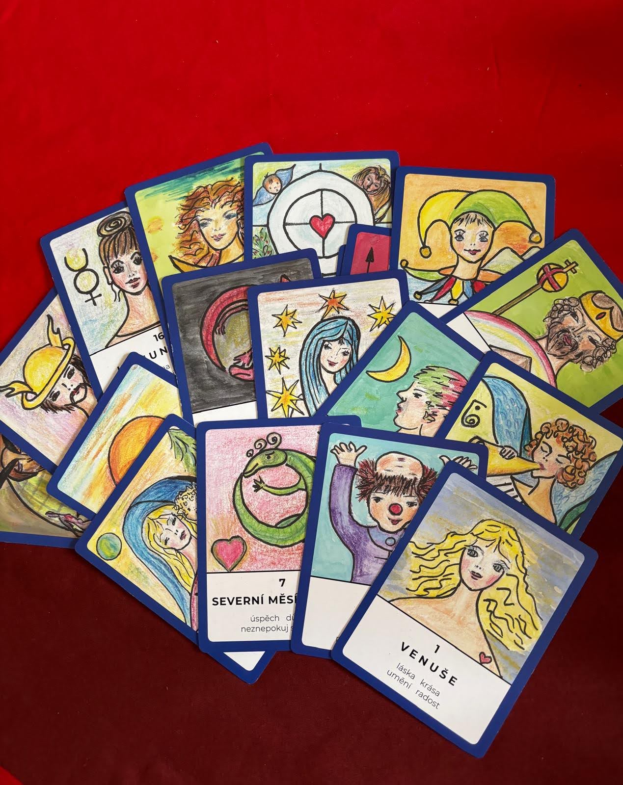 Karty a Taroty